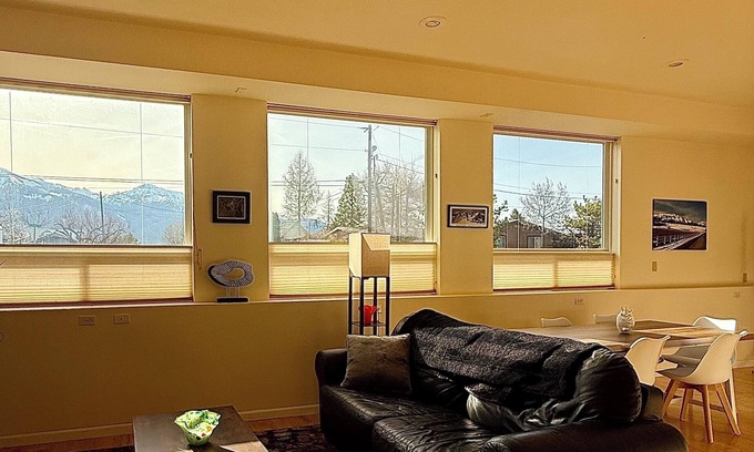 Joseph Apartamento | Spacious duplex unit with a stunning mountain view in Joseph