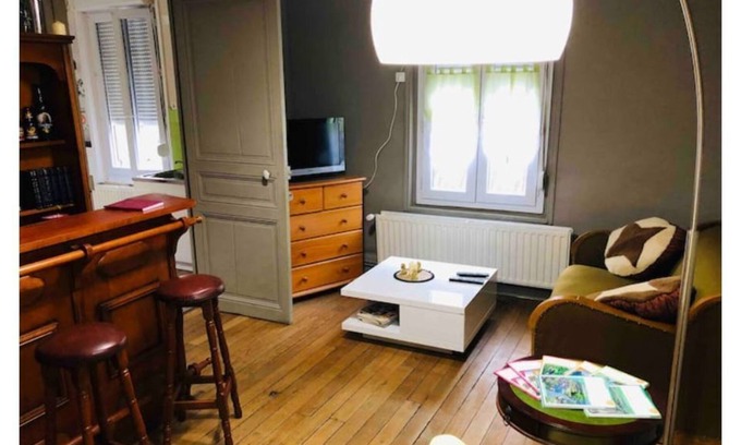 Charleville-Mezieres Apartamento | Spacious entire apartment in Vintage style