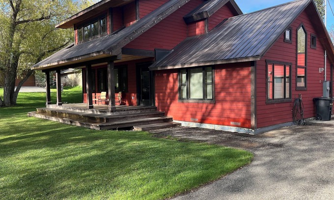 Jackson Casa | Spacious E. Jackson home with "Hike-In Hike-Out" access to Cache Creek Trails!