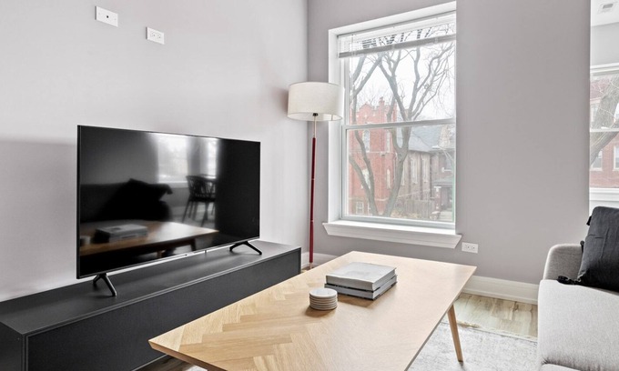 Edgewater Apartamento | Spacious Edgewater 3BR nr Loyola & Red Line, by Blueground