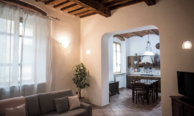 Livorno Apartamento | Spacious elegant apartment near ferry embarkation