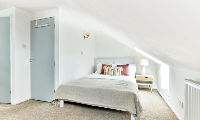 Hanwell Apartamento | Spacious en-suite in a 5-Bedroom House at Hanwell (2nd Floor)