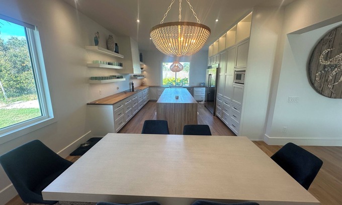 Jensen Beach Casa | Spacious estate in awesome Jensen Beach with AC, WiFi