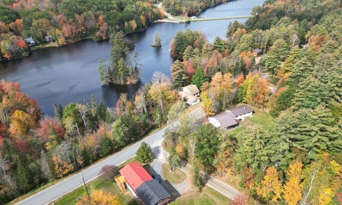 Bath Casa | Spacious, family and pet friendly getaway in the White Mountains.