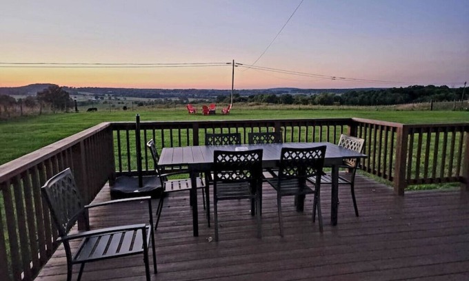 Pikeville Otro | Spacious Family Farmhouse