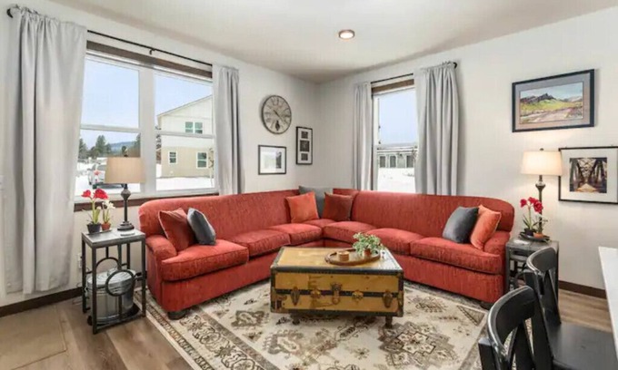 Priest River Casa | Spacious & family friendly retreat in newer townhome near town in Priest River