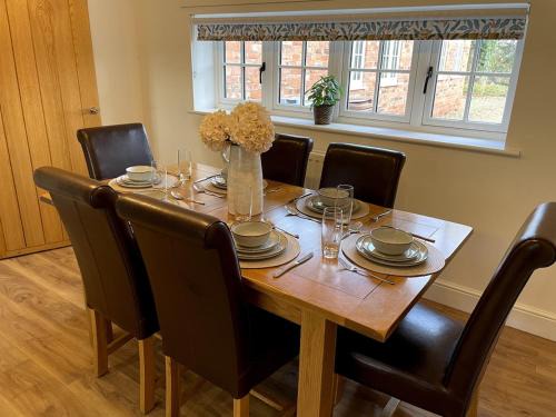 Tarporley Casa | Spacious Family Friendly Cottage