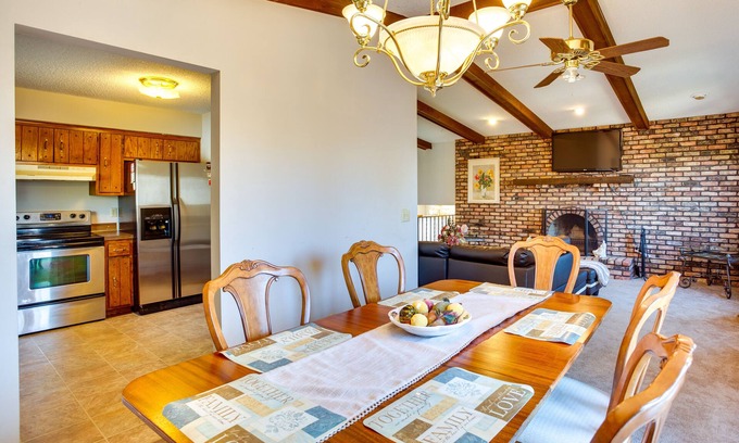 Brooklyn Park Casa | Spacious Family Home: 11 Mi to Dtwn Minneapolis!