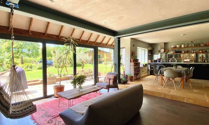 Frome Casa | Spacious Family Home - Central Frome