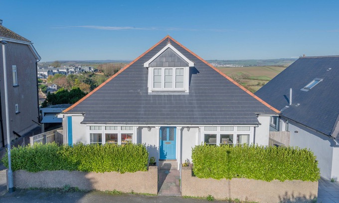 Salcombe Casa | Spacious family home close to all Salcombe's amenities