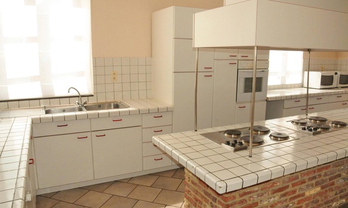Somme-Leuze Casa | Spacious family home in an old school building