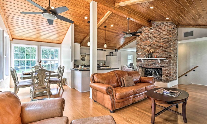 Calhoun County Casa | Spacious Family Home on Lake Marion w/ Boat Ramp!