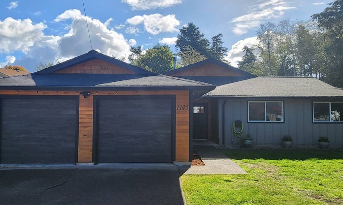Coos Bay Casa | Spacious Family Home