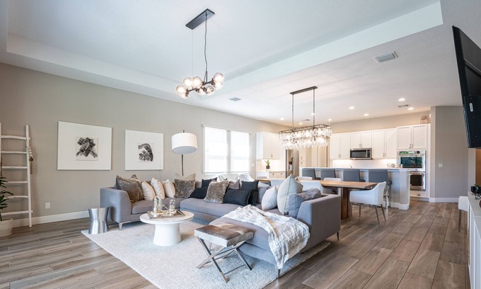 Parkland Casa | Spacious Family Home