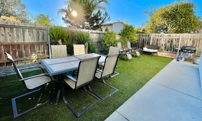 Bay Ho Casa | Spacious Family Home Close to Beach/Attractions