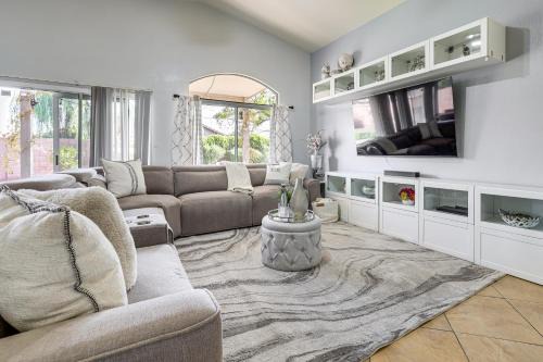 Tempe Casa | Spacious Family Home with Yard Near Arizona Mills!