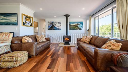 Killcare Heights Casa | 'Spacious Family Retreat' by HolidayCo