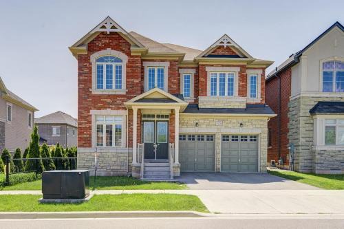Oakville Casa | Spacious Family Retreat with Free Parking