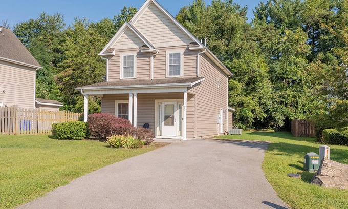 Christiansburg Casa | Spacious family home with multiple bedrooms, full kitchen, porch, and quaint backyard.