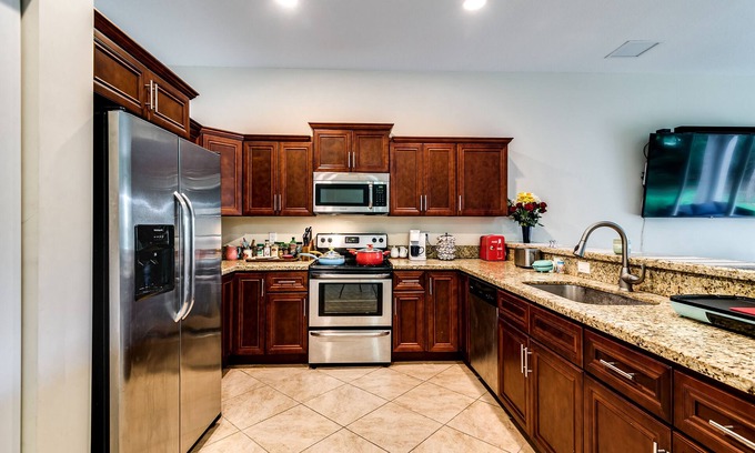 Hunt Club Casa | Spacious Family Home on 1.16 acres in a beautiful equestrian area