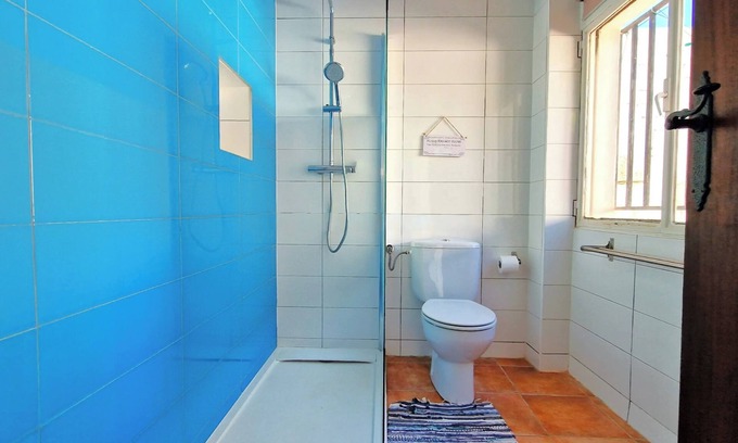 Rotova Otro | Amplia casa de campo con una ubicación ideal, jardín maduro, piscina privada y vistas impresionantes