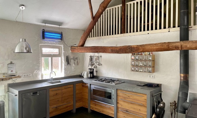 Stramproy Otro | Spacious Farmhouse near Forest in Stramproy