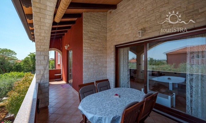 Murine Apartamento | Spacious four bedroom apartment in a quite location