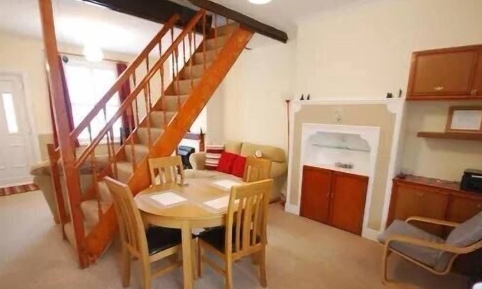 Alperton Casa | Spacious Four-Bedroom House with garden in Wembley
