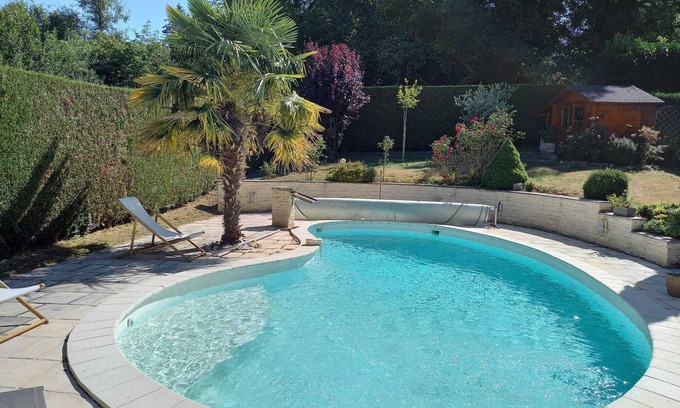 Oinville-sur-Montcient Cama Y Desayuno | Spacious Bedroom With Heated Swimming Pool