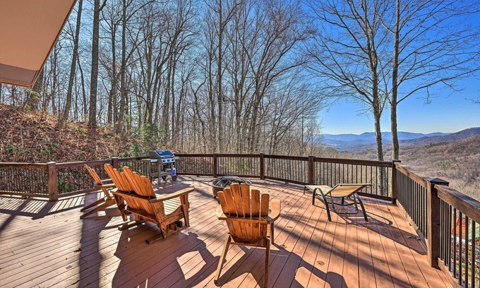 Franklin Cabina | Spacious Franklin Cabin w/ Mountain Views!