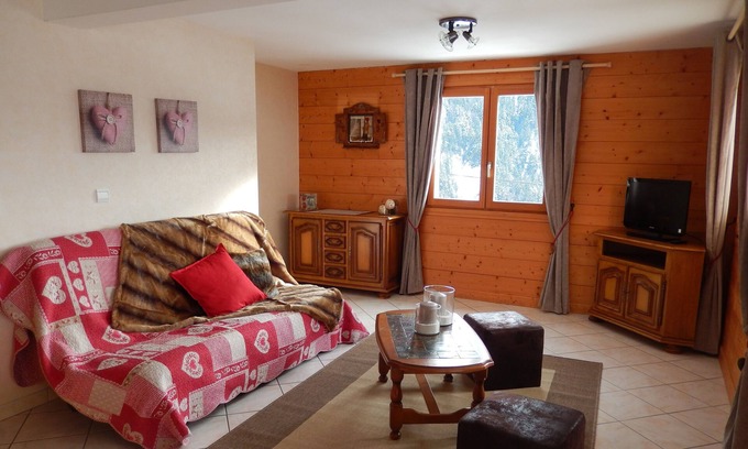 Saint-Jean-de-Sixt Apartamento | Amplio apartamento amueblado con vistas a la gama Aravis, soleado, tranquilo, 76 m2