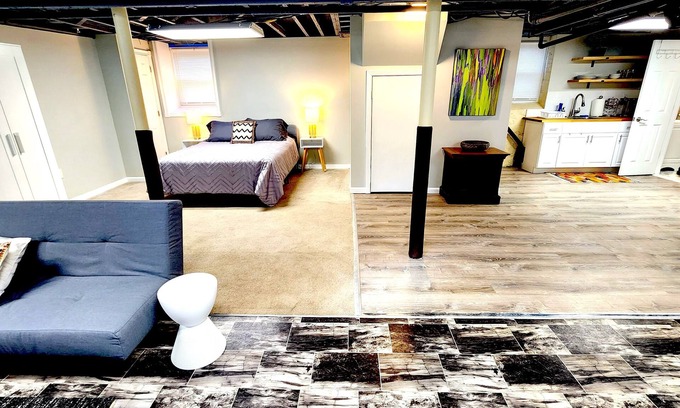 West New Haven Apartamento | Spacious Garden Apartment with Office and Private Entrance