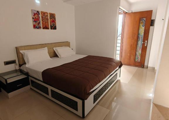 Sanpada Apartamento | Spacious Garden Facing 2 BHK in Sanpada 5 mins from DY Patil Stadium