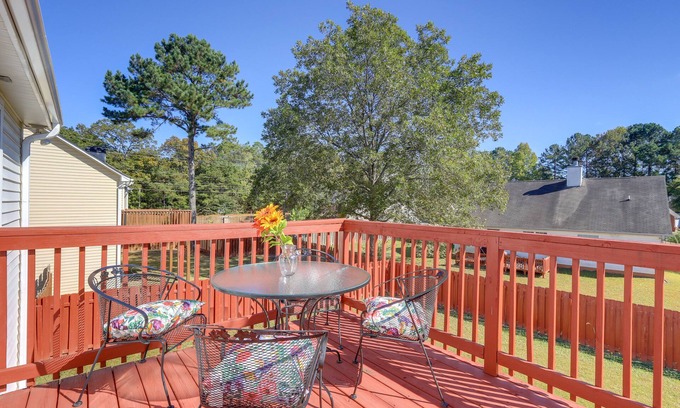 Riverdale Casa | Spacious Georgia Home w/ Deck, Grills & Fireplace!