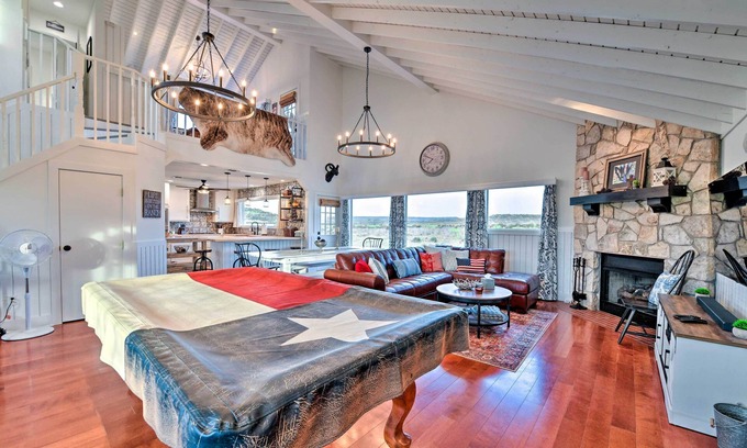 Palo Pinto County Casa | Spacious Getaway ~ 12 Acres, Views, & Hot Tub!