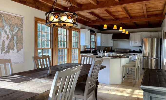 Newport East Casa | Spacious Getaway Close to Newport & Beaches