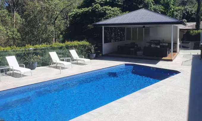 Worongary Casa | Spacious Gold Coast Retreat | Sleeps 12 | Nature & Close to Attractions