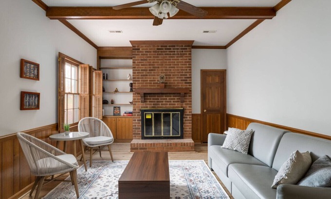 Greensboro Casa | Spacious Golf Course Townhouse