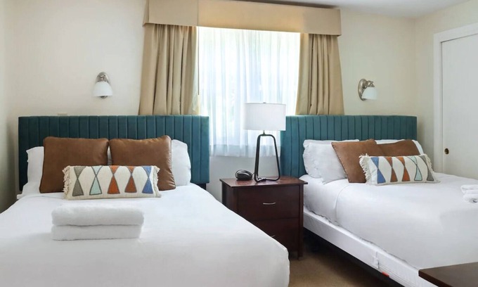 Beverly Hotel | Spacious Good-Value Accommodation | w/ Full Kitchen & Minutes to Peabody Museum