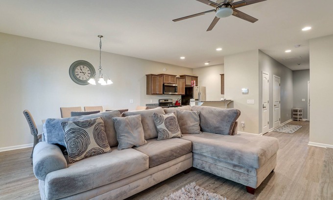 Goose Creek Casa | Spacious Goose Creek Vacation Rental, Pool Access
