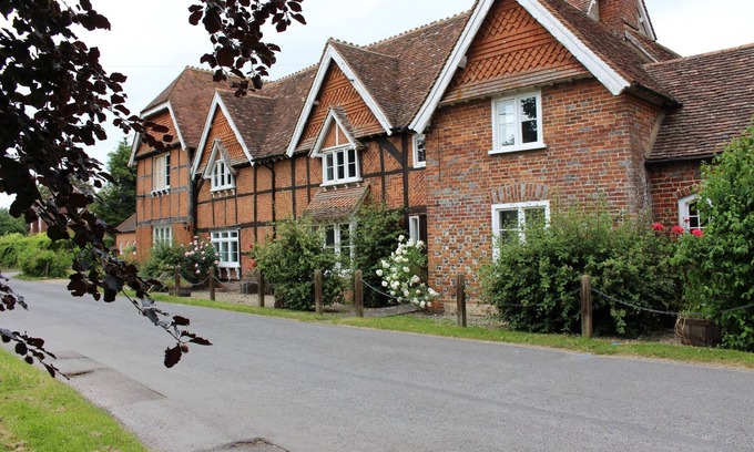 Didcot Apartamento | Spacious Grade 2 Listed 2 bedroom apartment in South Oxfordshire village