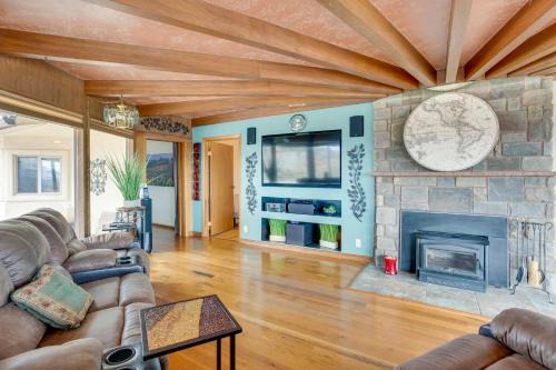 Grand Junction Casa | Spacious Grand Junction Home Rental with Mtn Views!