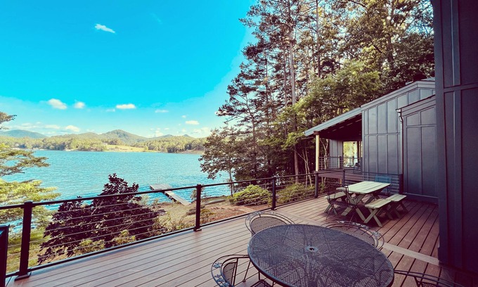 Hiawassee Casa | Spacious Hiawassee Lake House