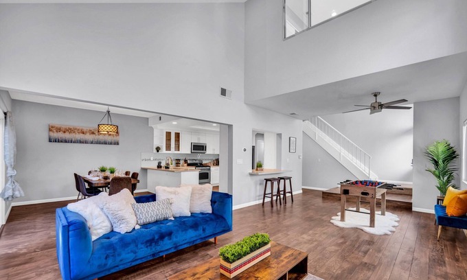 Ardenwood Casa | Spacious high ceiling home in Fremont | Private Yard | King Bed