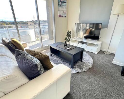 Phillip Apartamento | Spacious & High in the Skyplaza - 1bd 1bth Apt