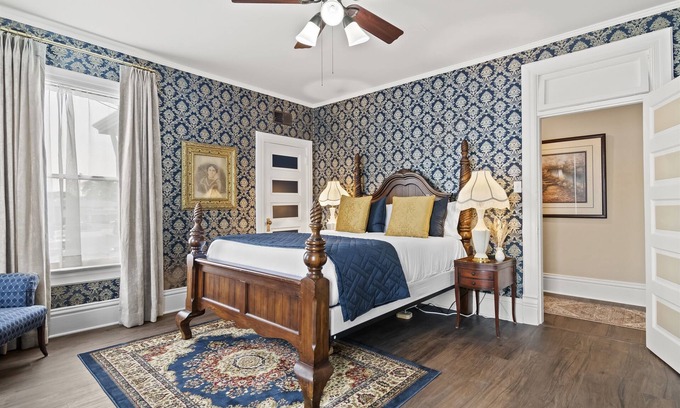 Springfield Apartamento | Spacious Historic Escape | 4BR Luxury | Walk to Downtown & Landmarks