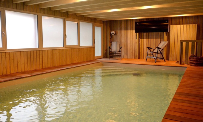 Beaumotte-Aubertans Cabaña | Casa amplia con piscina, spa y parking cerca de Besanzón
