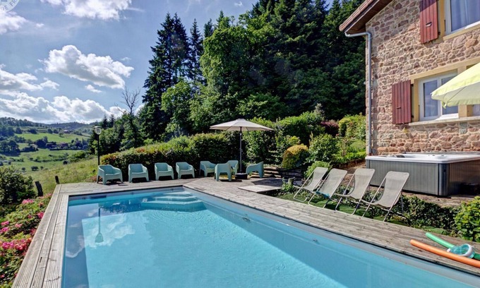 Belmont-de-la-Loire Cabaña | Casa rural con piscina, spa y jardín en el Haut Beaujolais