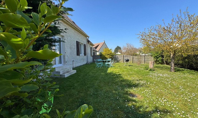 Hermanville-sur-Mer Casa | Spacious house 300m from the beach.