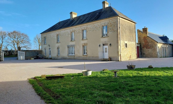 Vouilly Casa | Espaciosa casa de vacaciones en Isigny-sur-Mer con jardín